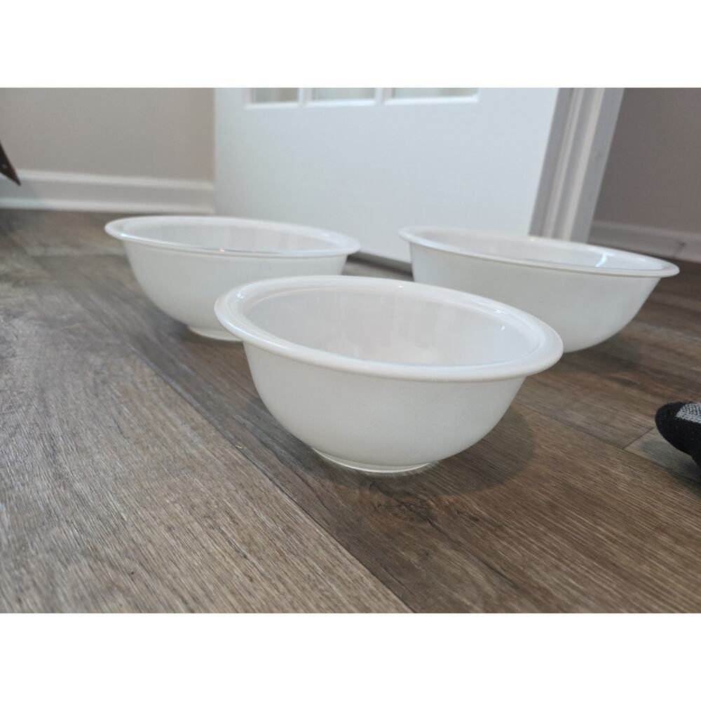 Vintage Pyrex White Opal Nesting Mixing Bowls Set of 3 - 322 323 325